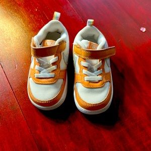 New toddler Nikes 7c